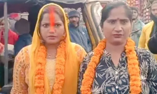 குடிகார கணவர்கள் கொடுமை.. வீட்டை விட்டு ஓடி வந்து ஒருவரையொருவர் திருமணம் செய்து கொண்ட பெண்கள்