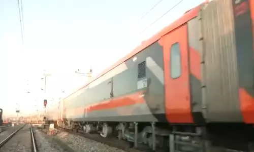 ஜம்மு காஷ்மீர்: கத்ராவிலிருந்து ஸ்ரீநகருக்கு முதல் வந்தே பாரத் ரெயில் சோதனை ஓட்டம்