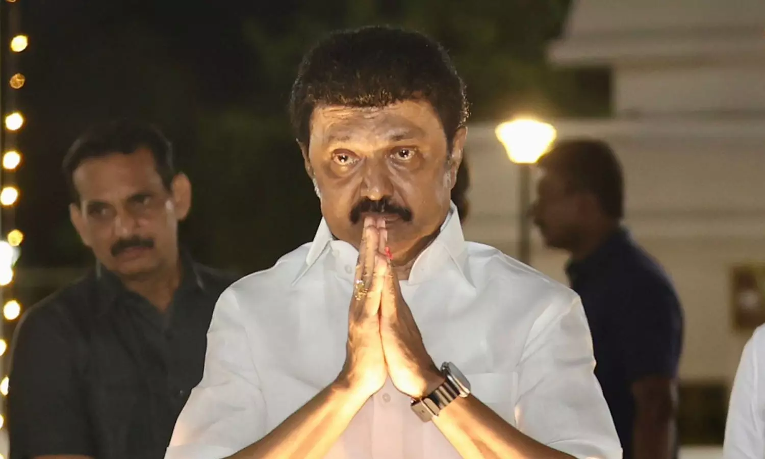 கவர்னரின் தேநீர் விருந்து - முதலமைச்சர் பங்கேற்கமாட்டார் என தகவல் கவர்னரின் தேநீர் விருந்து - முதலமைச்சர் பங்கேற்கமாட்டார் என தகவல்
