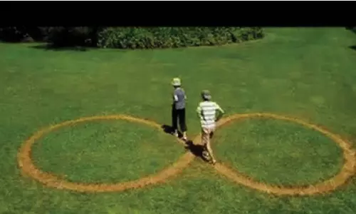 சர்க்கரை நோயாளிகள் வாக்கிங் போகும் போது, 8 வடிவ அமைப்பில் நடப்பது நல்லதா?