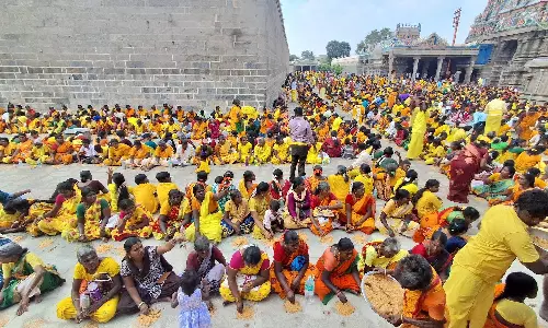 விருத்தாசலம் விருத்தகிரீஸ்வரர் கோவிலில் 2000 பக்தர்கள் மண் சோறு சாப்பிட்டு பிரார்த்தனை