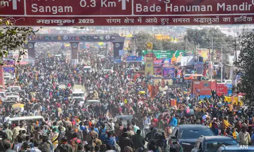 VIDEO: நாளை மவுனி அமாவாசையை முன்னிட்டு மகா கும்பமேளாவுக்கு படையெடுக்கும் மக்கள்..