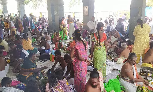 தை அமாவாசை: பவானி கூடுதுறை-கொடுமுடியில் புனித நீராட குவிந்த பக்தர்கள்