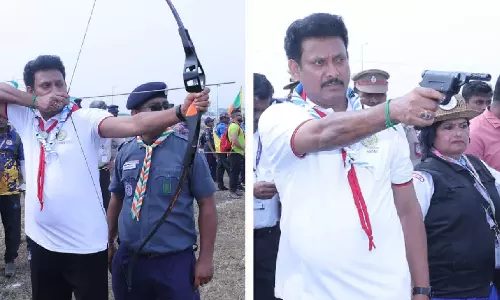 சாரணர் இயக்க வைர விழா : சாகசப் பயிற்சிகளில் ஈடுபட்டுள்ள மாணவர்கள்