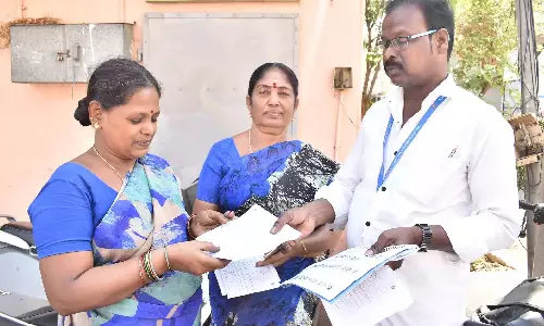 ஈரோடு கிழக்கு தொகுதி இடைத்தேர்தல்: 1.44 லட்சம் வாக்காளர்களுக்கு பூத் சிலிப் விநியோகம்