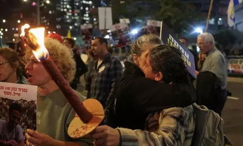 மூன்றாவது கட்டமாக விடுதலையாகும் 8 பிணைக்கைதிகள் பட்டியலை வெளியிட்டது ஹமாஸ்