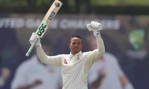 இலங்கைக்கு எதிரான காலே டெஸ்ட்: முதல் இரட்டை சதமடித்து அசத்திய கவாஜா