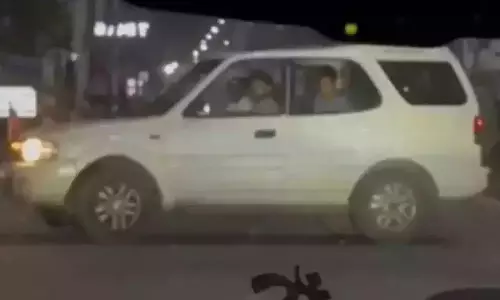 ஈசிஆரில் பெண்களை துரத்திய சம்பவம்- இளைஞர்கள் கைது