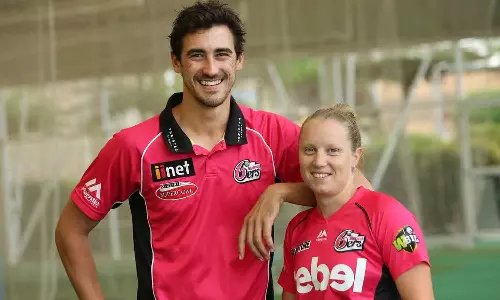 ஒரே நாளில் 287-வது சர்வதேச போட்டியில் விளையாடிய மிட்செல் ஸ்டார்க்- அலீசா ஹீலி தம்பதி