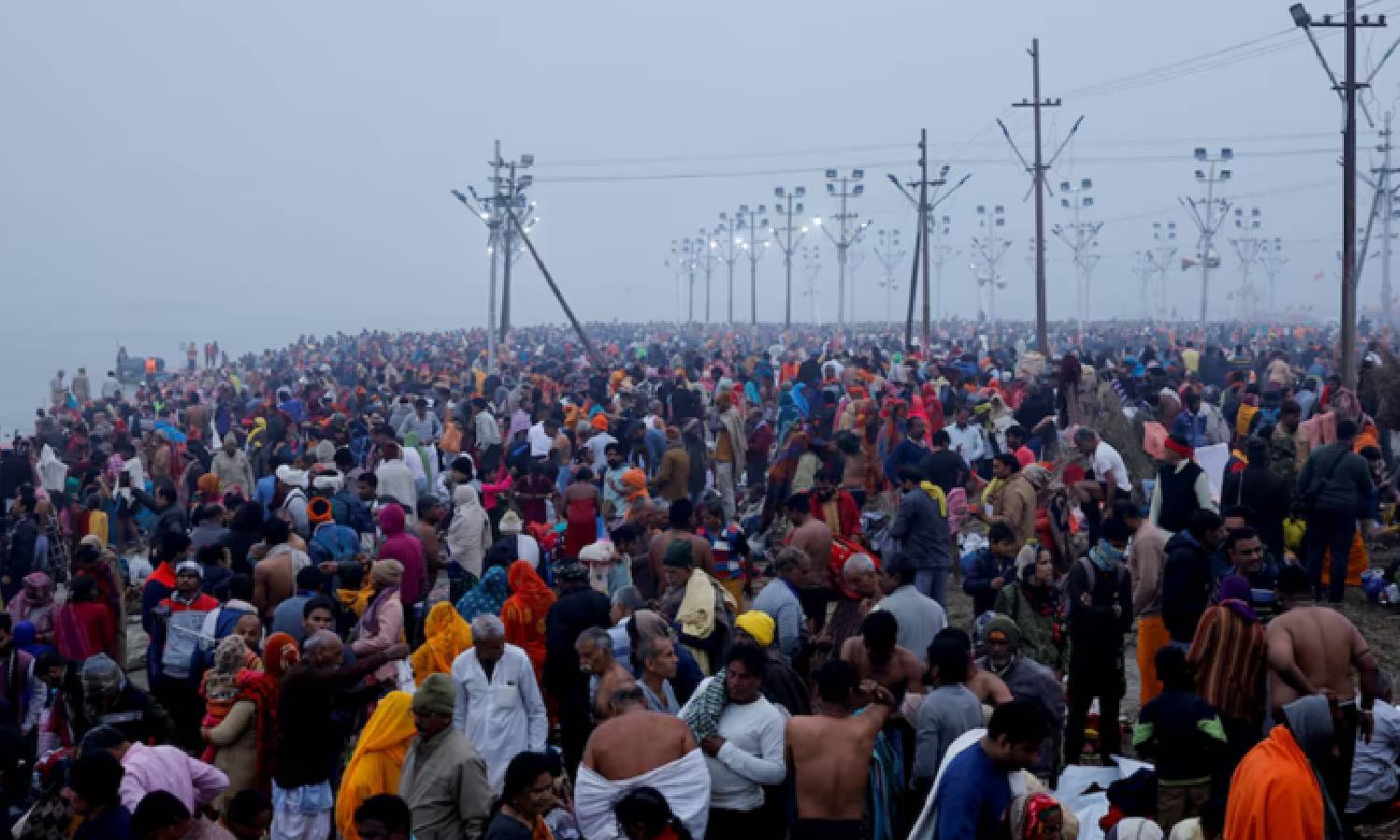 கும்பேமளா: 30 பேர் உயிரிழந்த விவகாரம் - வி.ஐ.பி.-களுக்கு சிறப்பு அனுமதி ரத்து, வாகனங்களுக்கு புதிய கட்டுப்பாடுகள்