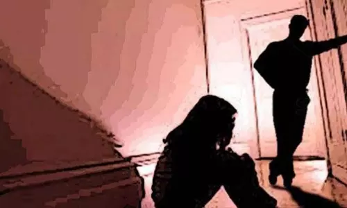 பயிற்சிக்கு வந்த சிறுமியை 2 மாதமாக பாலியல் வன்கொடுமை செய்த கிரிக்கெட் கோச்