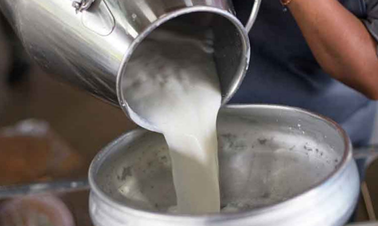 தனியார் பால் விலை நாளை முதல் லிட்டருக்கு ரூ.2 உயருகிறது