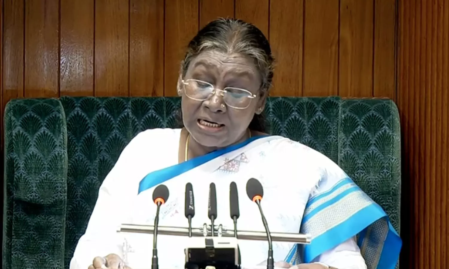 சிறு, குறு தொழில்களே இந்தியாவின் முதுகெலும்பு- திரவுபதி முர்மு சிறு, குறு தொழில்களே இந்தியாவின் முதுகெலும்பு- திரவுபதி முர்மு