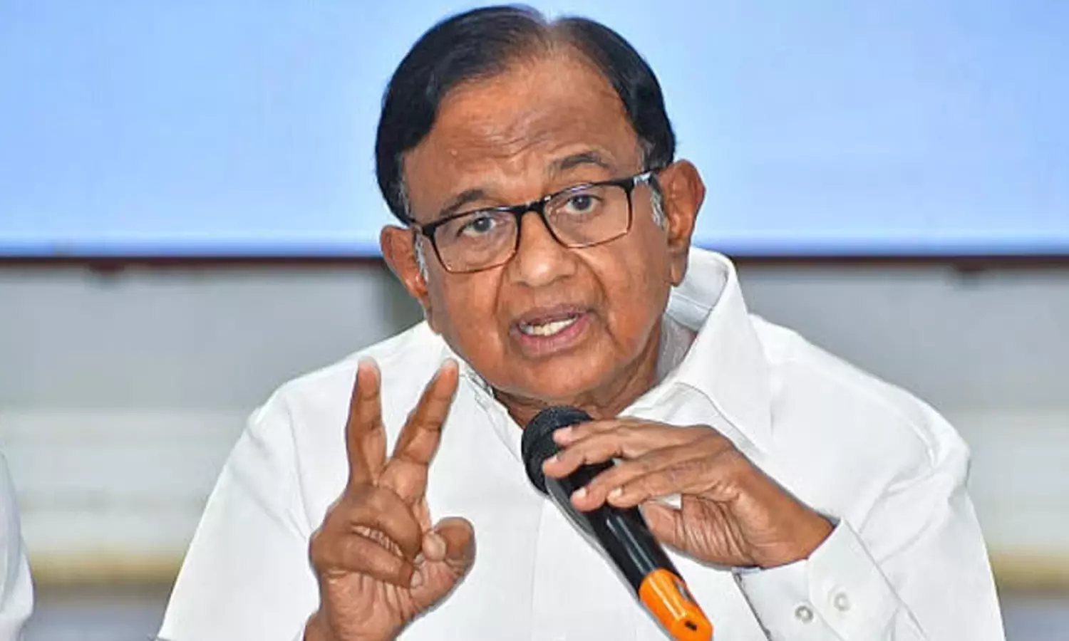 பொருளாதாரம் மேலும் 2 சதவீதம் சரிய வாய்ப்பு- ப.சிதம்பரம் பொருளாதாரம் மேலும் 2 சதவீதம் சரிய வாய்ப்பு- ப.சிதம்பரம்