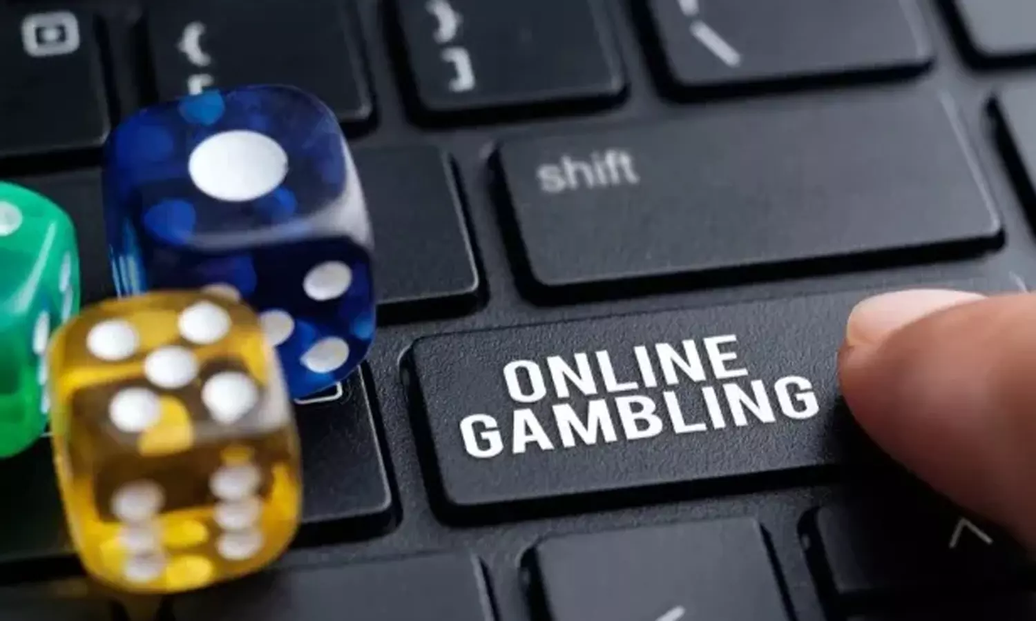 உணவு நிறுவனத்திற்கு சொந்தமான ரூ.7 கோடியை முறைகேடாக எடுத்து ஆன்லைனில் சூதாடிய ஊழியர் கைது