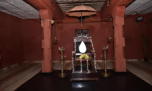 மனிதநேயம் காட்டிய புனித வழி