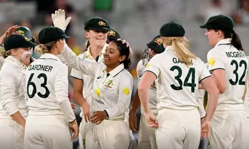 மகளிர் ஆஷஸ் தொடர்: இங்கிலாந்தை 7-0 என்ற கணக்கில் ஒயிட்வாஷ் செய்து வரலாற்று சாதனை படைத்த ஆஸ்திரேலியா
