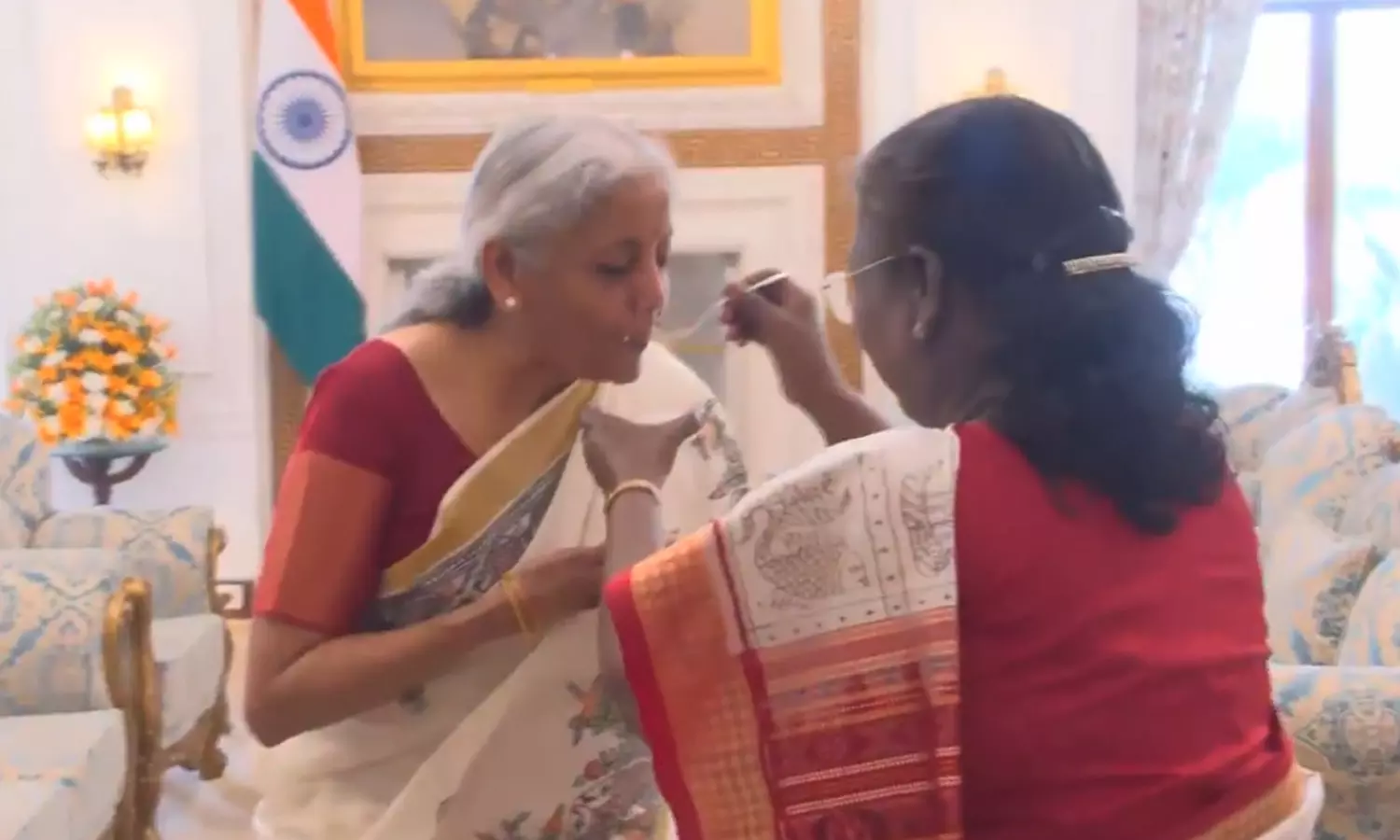 பட்ஜெட் தாக்கல் செய்வதற்கு முன்னதாக, மத்திய... ... Budget 2025 Live Updates: வருமான வரி விலக்கு உச்ச வரம்பு ரூ.12 லட்சமாக அதிகரிப்பு பட்ஜெட் தாக்கல் செய்வதற்கு முன்னதாக, மத்திய... ... Budget 2025 Live Updates: வருமான வரி விலக்கு உச்ச வரம்பு ரூ.12 லட்சமாக அதிகரிப்பு