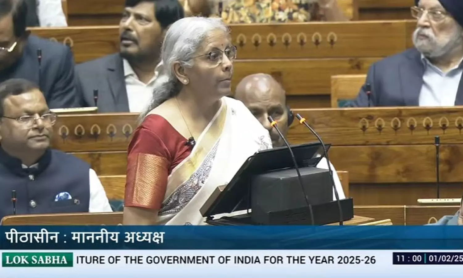 பாராளுமன்றத்தில் மத்திய நிதி அமைச்சர் நிர்மலா... ... Budget 2025 Live Updates: வருமான வரி விலக்கு உச்ச வரம்பு ரூ.12 லட்சமாக அதிகரிப்பு