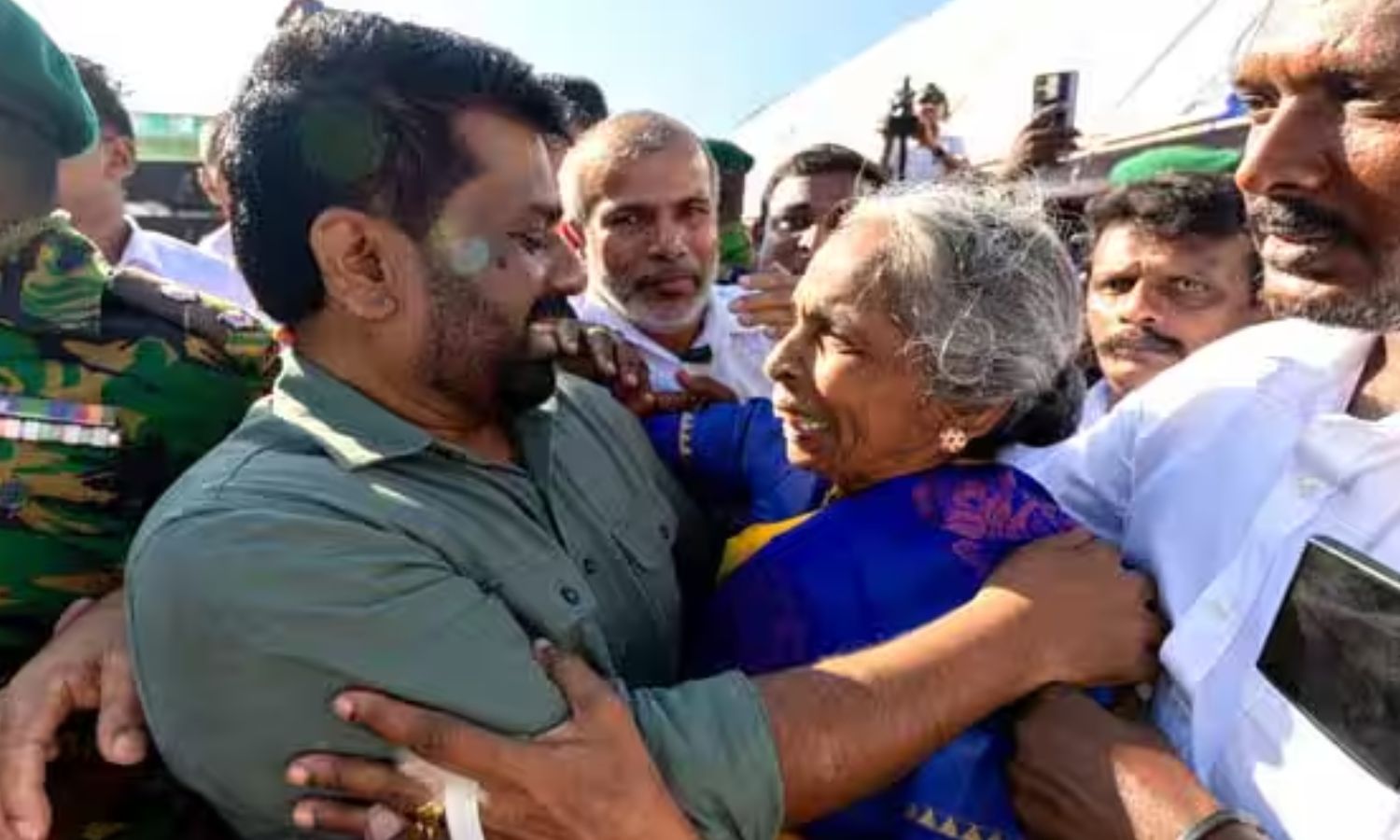 ராணுவம் கைப்பற்றிய தமிழர்களின் நிலங்கள் திரும்ப ஒப்படைக்கப்படும் - இலங்கை அதிபர் உறுதி