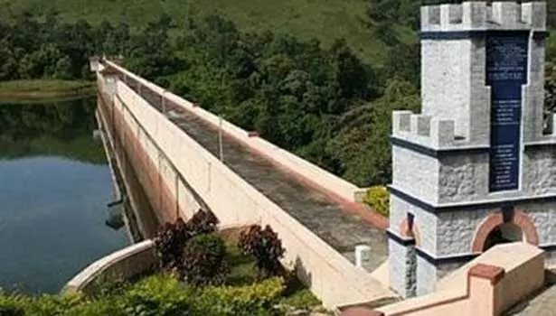 மழை இல்லாததால் 120 அடியாக குறைந்த முல்லை பெரியாறு அணை நீர்மட்டம் மழை இல்லாததால் 120 அடியாக குறைந்த முல்லை பெரியாறு அணை நீர்மட்டம்