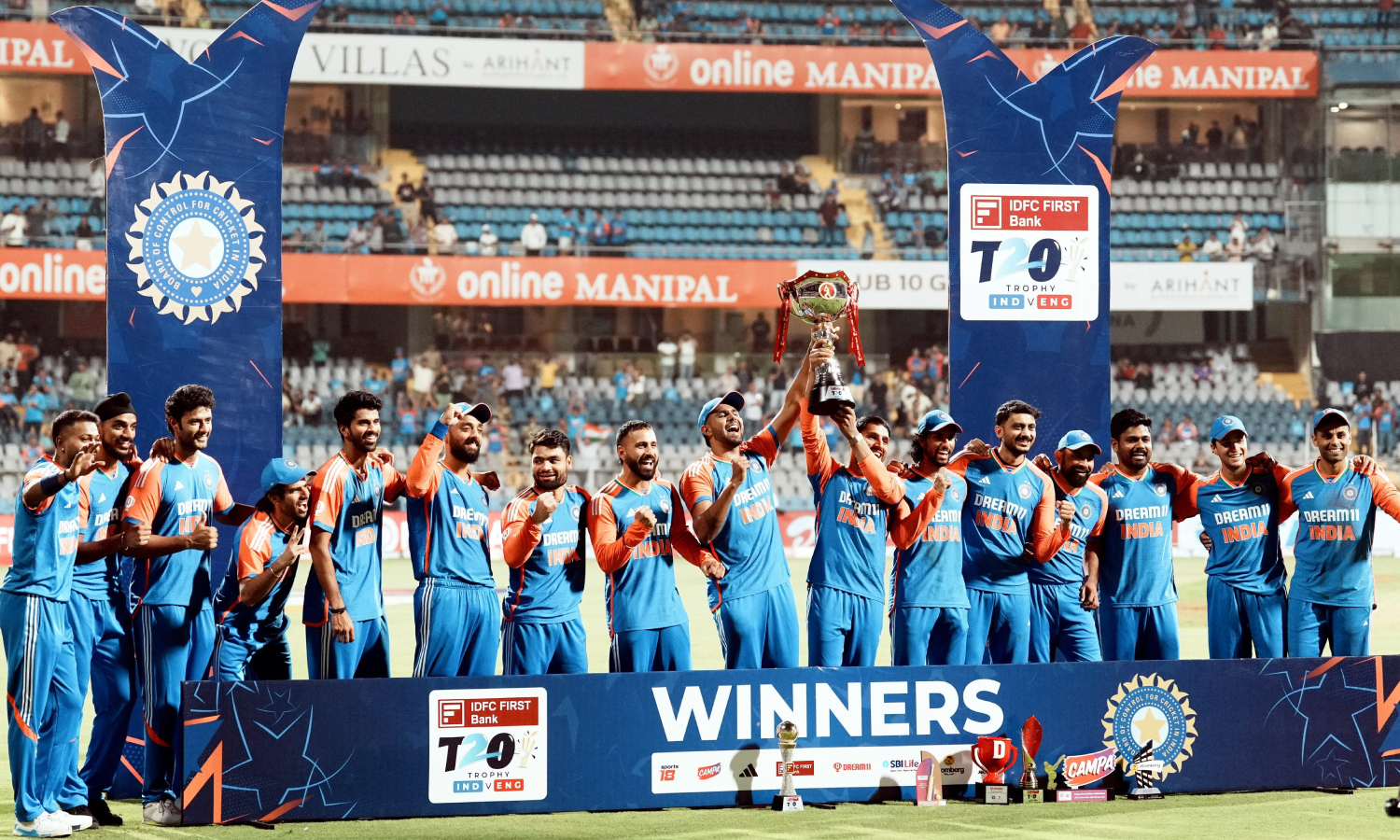 ஒரே போட்டியில் பல சாதனைகள் படைத்து அசத்திய இந்திய அணி