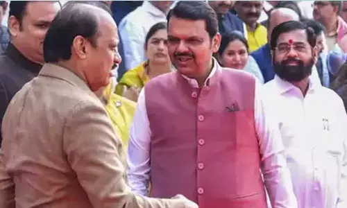 மகாராஷ்டிரா அரசு அலுவலகங்களில் மராத்தி மொழியில்தான் உரையாட வேண்டும் என உத்தரவு