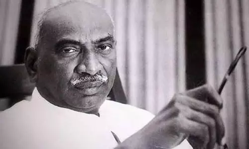 அவரைப் பாராட்டுங்கள்!