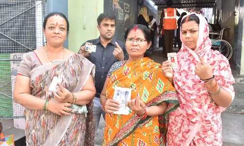 ஈரோடு கிழக்கு இடைத்தேர்தல்- ஆர்வமுடன் வாக்களித்த வட மாநிலத்தவர்கள்