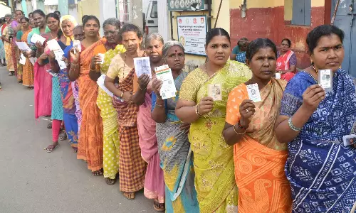 ஈரோடு கிழக்கு இடைத்தேர்தல்: 1 மணி நிலவரப்படி 42.41% வாக்குகள் பதிவு