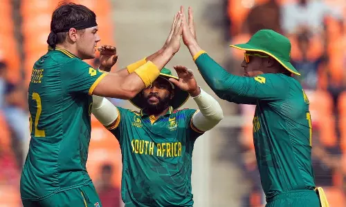 முத்தரப்பு தொடரில் நியூசிலாந்துக்கு எதிரான போட்டி: 6 அறிமுக வீரர்களுடன் அணியை அறிவித்த தென் ஆப்பிரிக்கா
