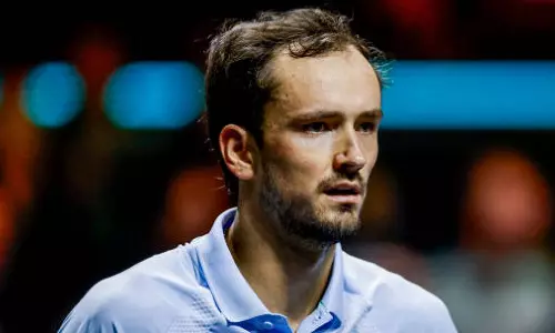 ரோட்டர்டாம் டென்னிஸ்: 2வது சுற்றில் நம்பர் 2 வீரர் அதிர்ச்சி தோல்வி