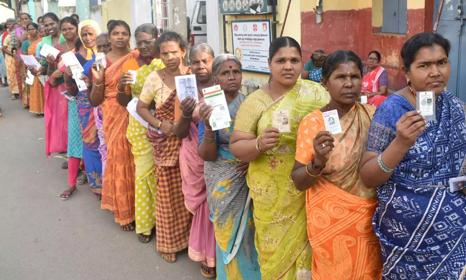 ஈரோடு கிழக்குத் தொகுதி இடைத்தேர்தலில் பிற்பகல் 1... ... ஈரோடு கிழக்கு மற்றும் டெல்லி தேர்தல் வாக்குப்பதிவு ஈரோடு கிழக்குத் தொகுதி இடைத்தேர்தலில் பிற்பகல் 1... ... ஈரோடு கிழக்கு மற்றும் டெல்லி தேர்தல் வாக்குப்பதிவு