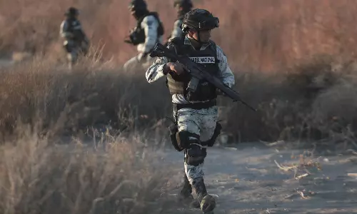 எல்லையில் 10 ஆயிரம் துருப்புகளை குவித்தது - சொன்னதை செய்த மெக்சிகோ