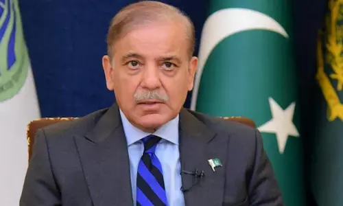 இந்தியாவுடன் அனைத்து பிரச்சனைகளையும் பேசித்தீர்த்துக் கொள்ள விரும்புகிறோம் - பாக்., பிரதமர்