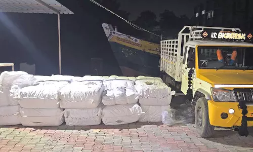 தூத்துக்குடி வழியாக இலங்கைக்கு கடத்த முயற்சி- ரூ.1 கோடி மதிப்பிலான பீடி இலை, வெளிநாட்டு சிகரெட் பறிமுதல்