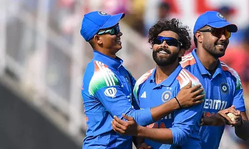 இங்கிலாந்துக்கு எதிராக 3 விக்கெட்டுகளை வீழ்த்தி 3 சாதனைகளை படைத்த ஜடேஜா