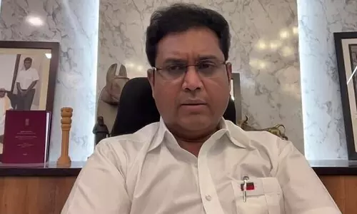 நாடு கடத்தப்பட்டவர்கள் பயங்கரவாதிகளா? கொலைபாதகர்களா?- டி.ஆர்.பி.ராஜா காட்டம்