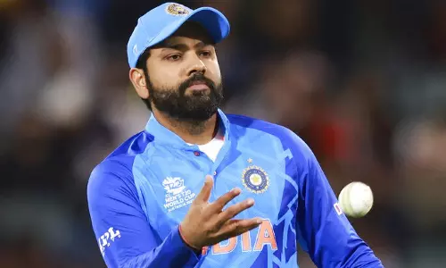 பந்து வீச்சாளர்களுக்கு ரோகித் சர்மா பாராட்டு