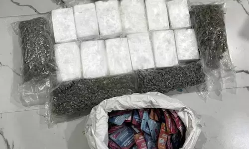 மும்பையில் ரூ.200 கோடி மதிப்புள்ள போதைப்பொருள் பறிமுதல்- 4 பேர் கைது