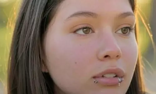 தாயின் ரூ.1.2 கோடி நகையை ரூ.700-க்கு விற்ற இளம்பெண்