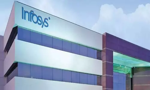 உள்மதிப்பீடு தேர்வில் தோல்வி: 300 பயிற்சி ஊழியர்களை நீக்கிய இன்போசிஸ்