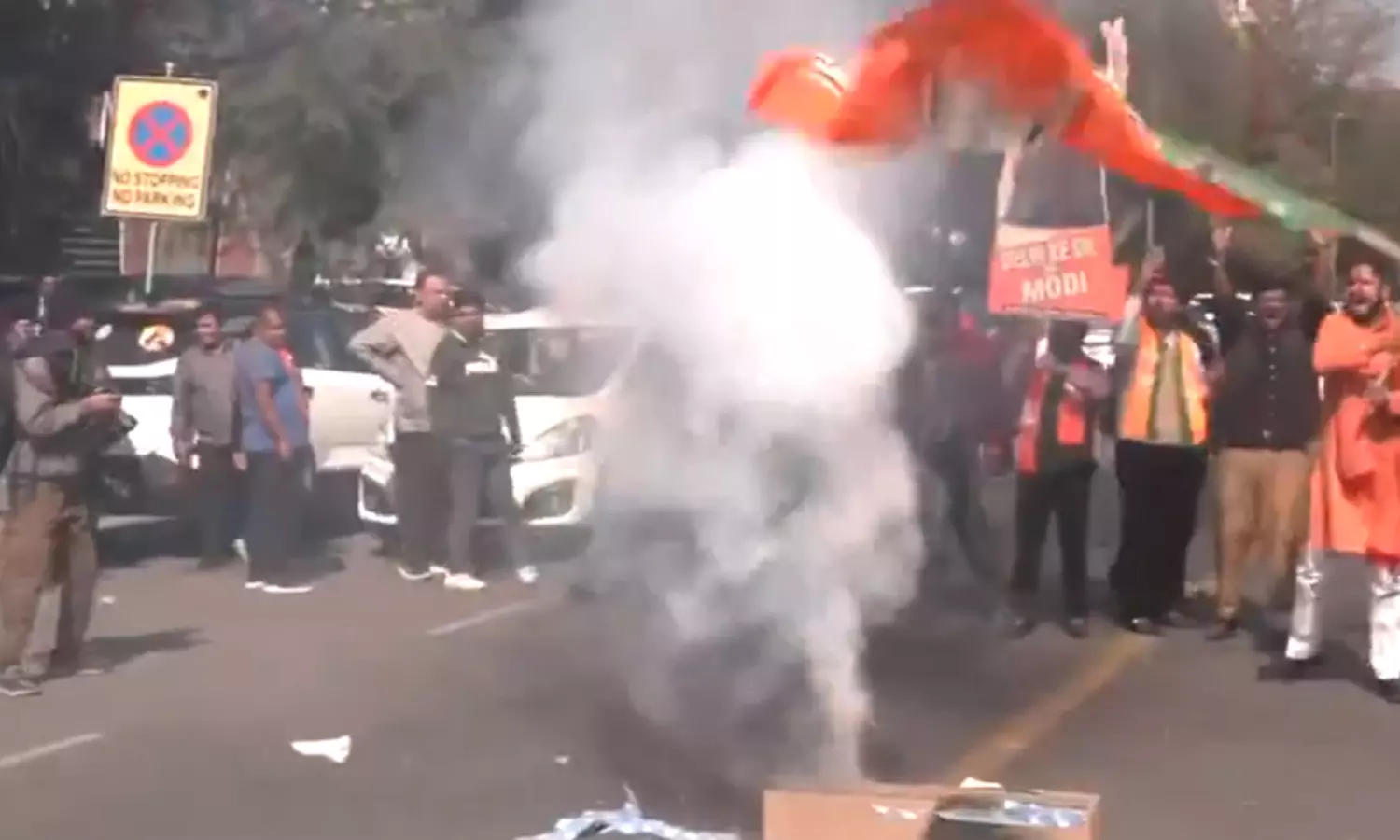 டெல்லி சட்டசபை தேர்தல் வாக்கு எண்ணிக்கையில்... ... டெல்லி சட்டமன்ற தேர்தல் மற்றும் ஈரோடு கிழக்கு இடைத்தேர்தல் முடிவுகள்- லைவ் அப்டேட்ஸ்.. டெல்லி சட்டசபை தேர்தல் வாக்கு எண்ணிக்கையில்... ... டெல்லி சட்டமன்ற தேர்தல் மற்றும் ஈரோடு கிழக்கு இடைத்தேர்தல் முடிவுகள்- லைவ் அப்டேட்ஸ்..