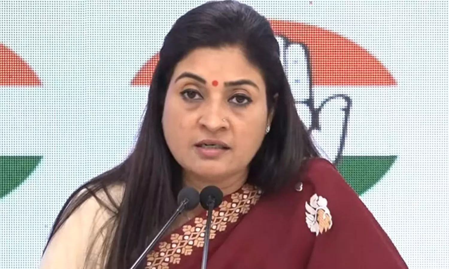 டெல்லி சட்டசபை தேர்தலில் காங்கிரஸ் மகளிர் அணியின்... ... டெல்லி சட்டமன்ற தேர்தல் மற்றும் ஈரோடு கிழக்கு இடைத்தேர்தல் முடிவுகள்- லைவ் அப்டேட்ஸ்..