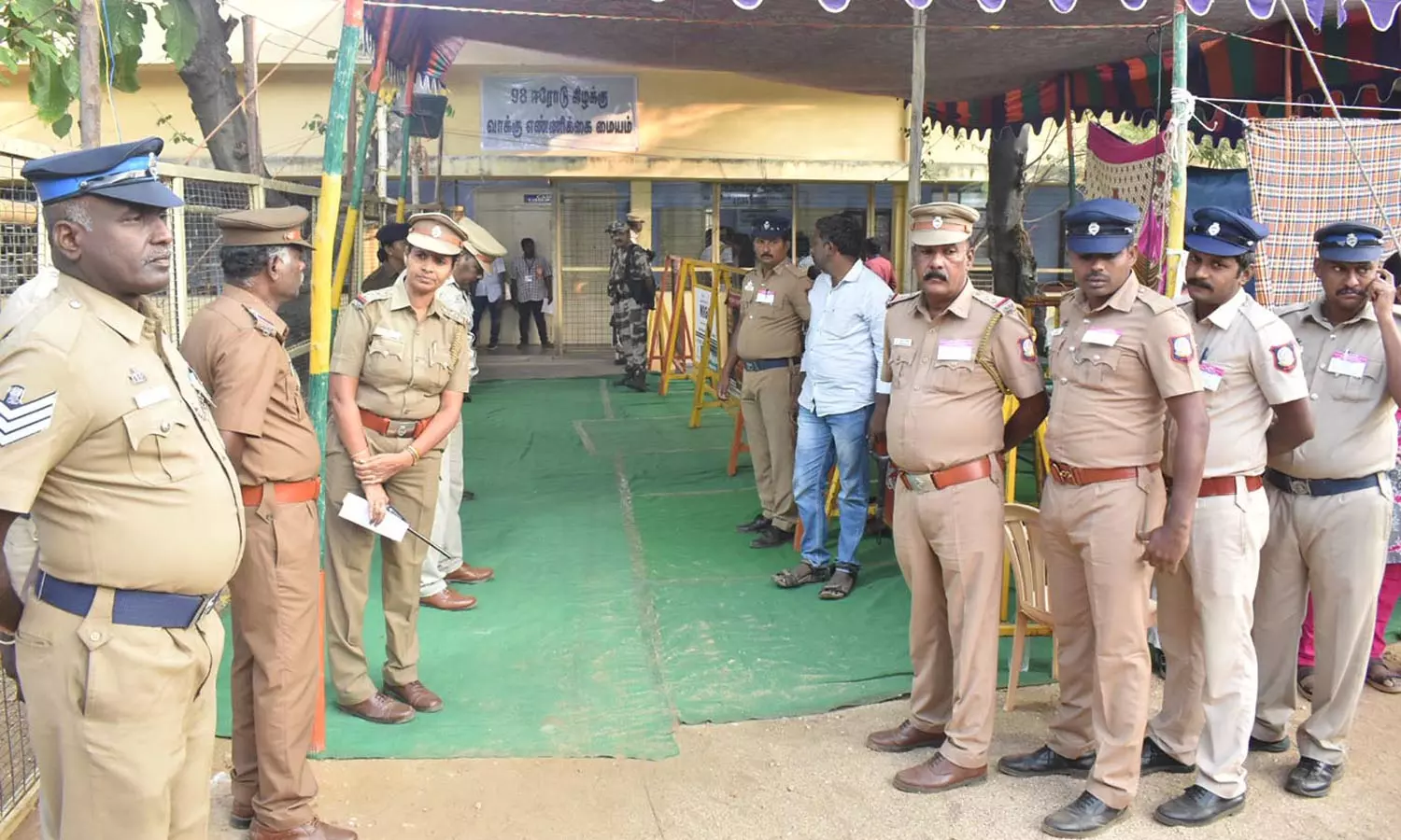 ஈரோடு கிழக்கு தொகுதி இடைத்தேர்தலில் தி.மு.க.... ... டெல்லி சட்டமன்ற தேர்தல் மற்றும் ஈரோடு கிழக்கு இடைத்தேர்தல் முடிவுகள்- லைவ் அப்டேட்ஸ்..