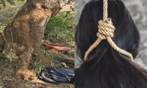 பள்ளிச் சீருடையுடன் மரத்தில் தொங்கிய 2 சிறுமிகளின் உடல்கள்.. அதிர்ச்சி சம்பவம்