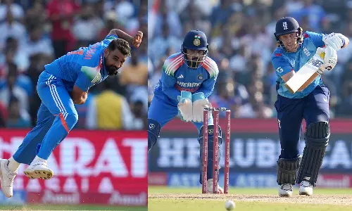 இந்தியாவுக்கு எதிரான 2வது ஒருநாள் போட்டி:  இங்கிலாந்து அணி 304 ரன்கள் குவிப்பு