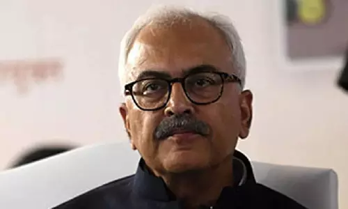 முதல்-மந்திரி ராஜினாமா: மணிப்பூரில் ஜனாதிபதி ஆட்சி அமலாகுமா?- கவர்னர் டெல்லி விரைகிறார்