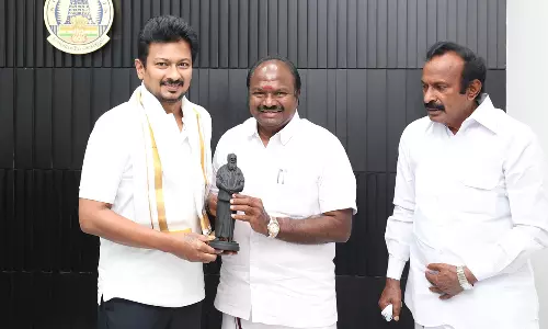 துணை முதலமைச்சர் உதயநிதியிடம் வாழ்த்து பெற்ற சந்திரகுமார் எம்எல்ஏ