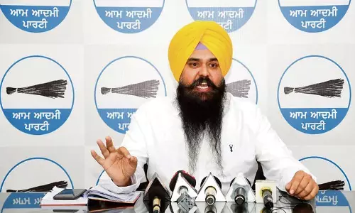 30 எம்.எல்.ஏ.-க்கள் தன்னுடன் தொடர்பில் இருப்பதாக தெரிவித்த காங்கிரஸ் தலைவர்: பதிலடி கொடுத்த பஞ்சாப் ஆம் ஆத்மி